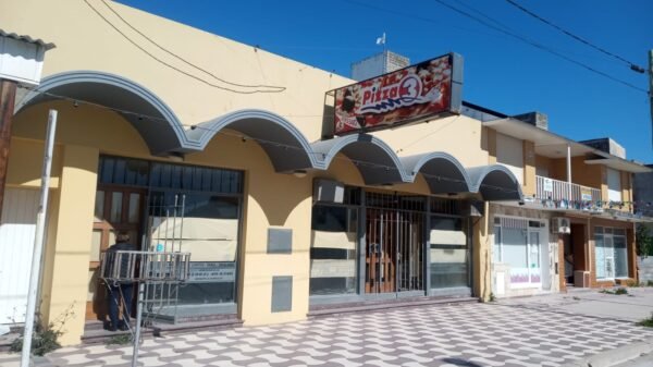Local gastronómico con vivienda