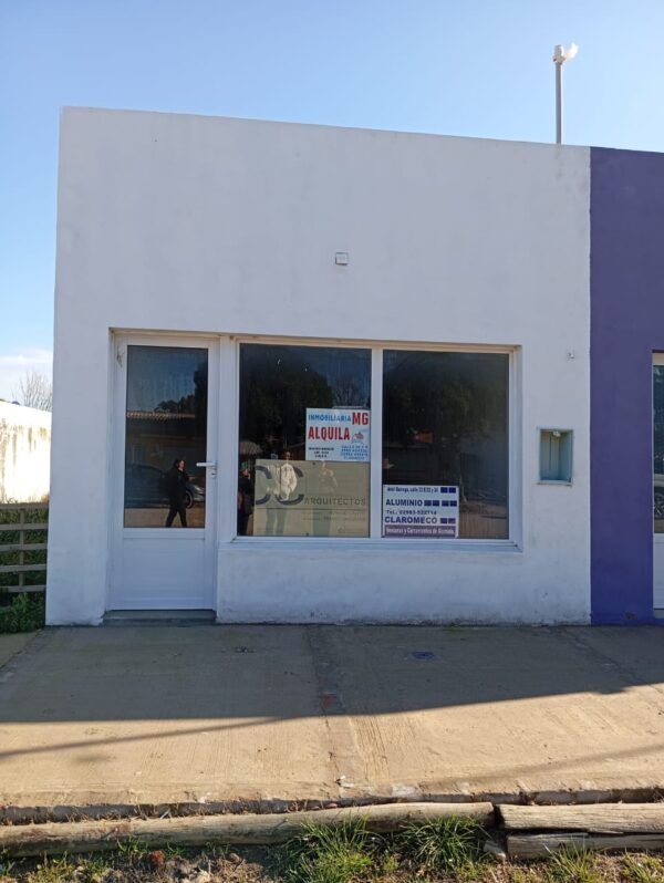 Local en alquiler , ubicado en Av. 26 e/21 y 23