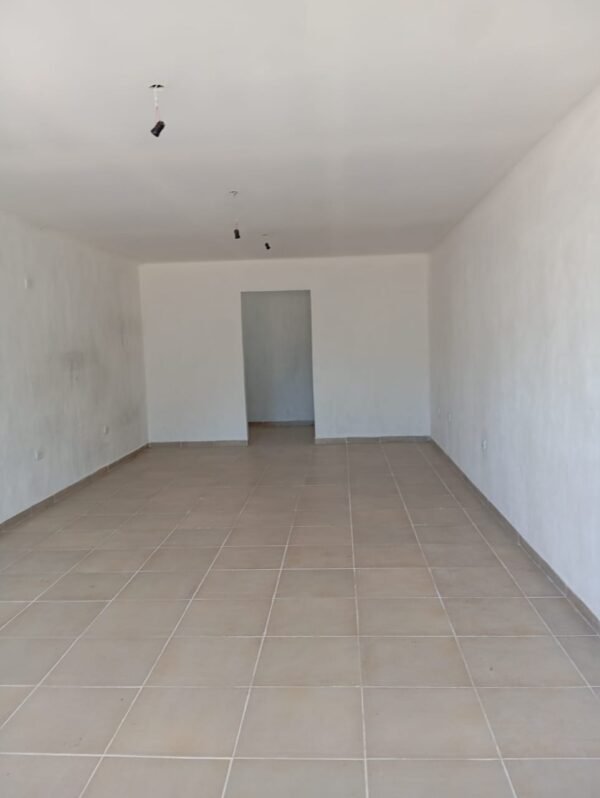 Local en alquiler , ubicado en Av. 26 e/21 y 23