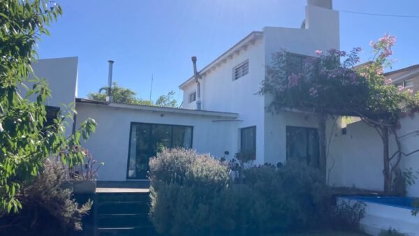 Casa 80 mts Sobre terreno 15x40